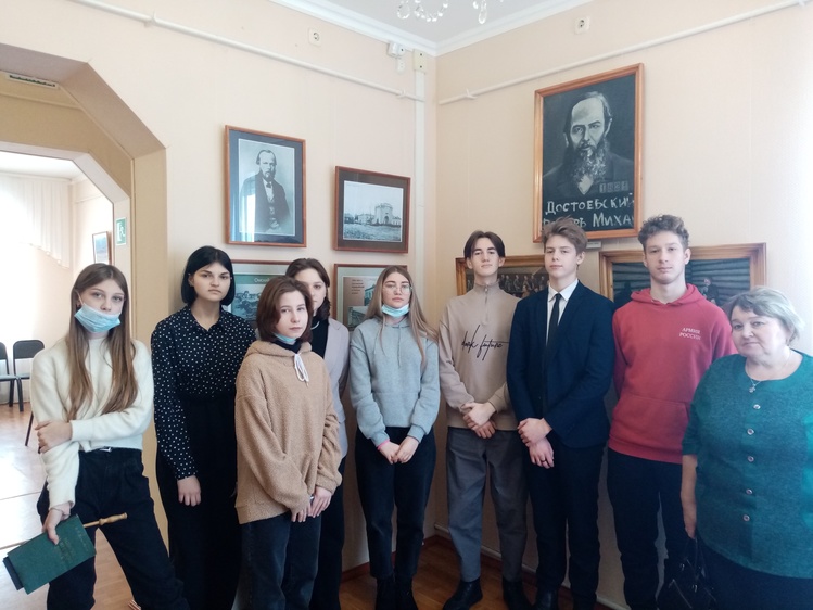 достаевс